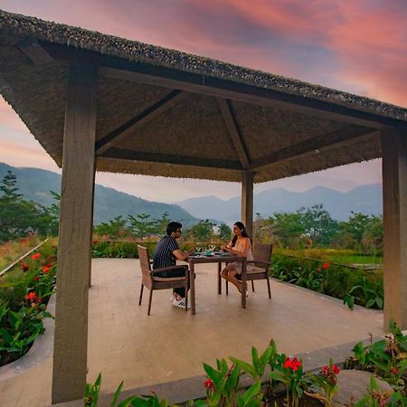 Encore A Boutique Resort Mulshi Esterno foto