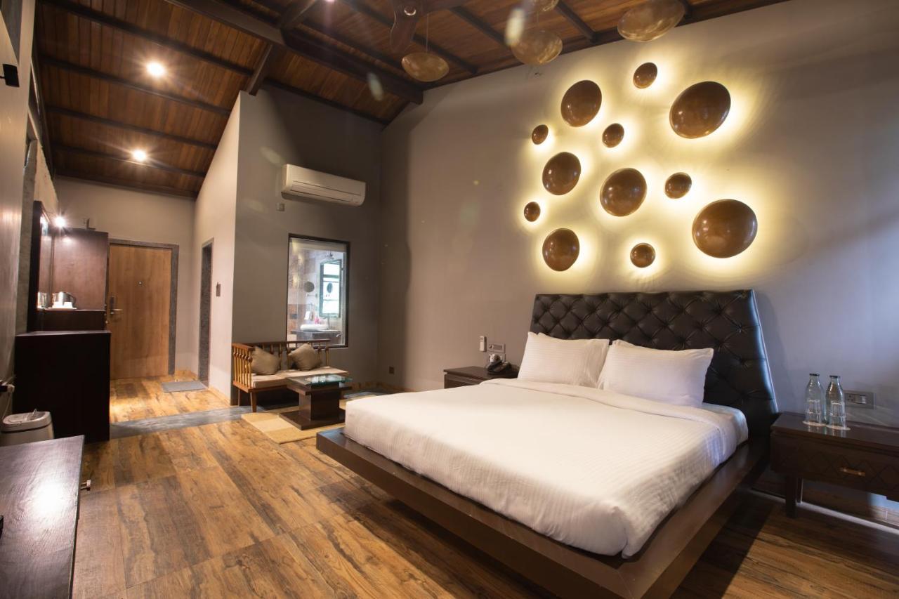 Encore A Boutique Resort Mulshi Esterno foto