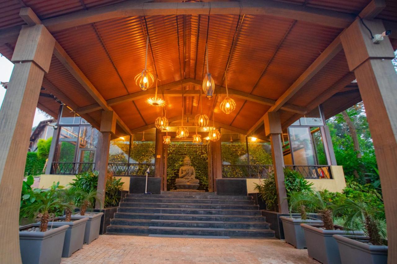 Encore A Boutique Resort Mulshi Esterno foto