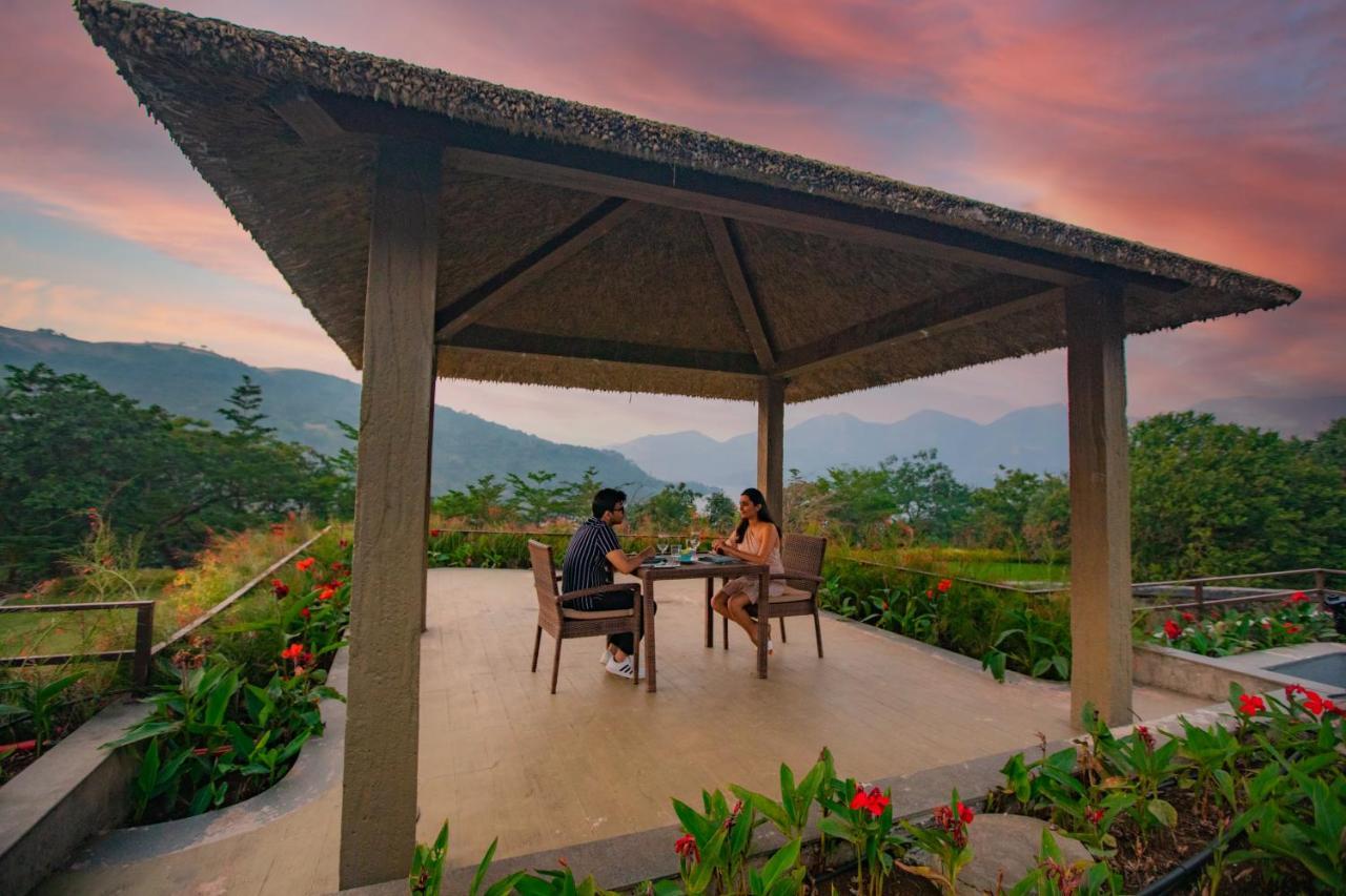 Encore A Boutique Resort Mulshi Esterno foto