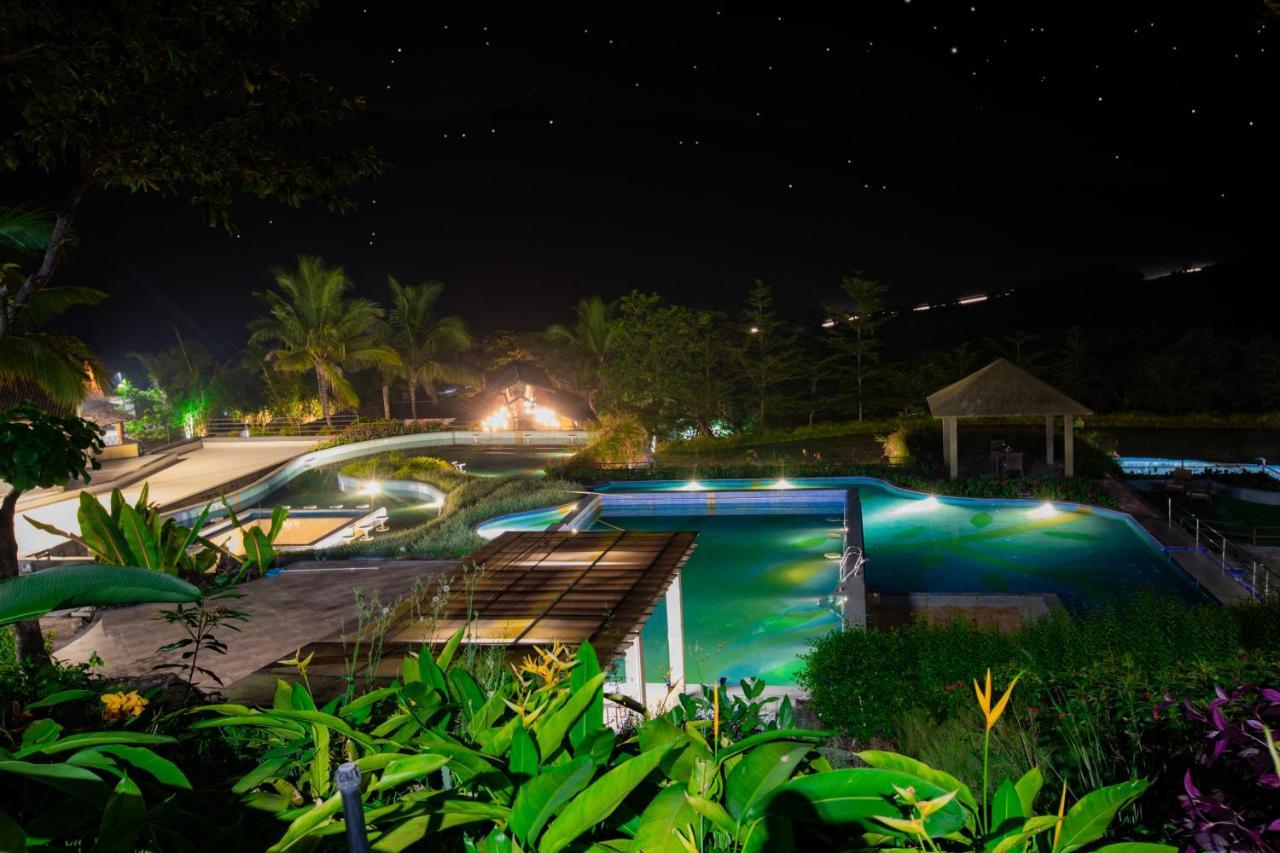 Encore A Boutique Resort Mulshi Esterno foto