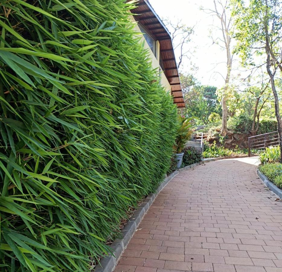 Encore A Boutique Resort Mulshi Esterno foto